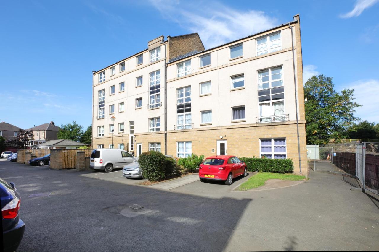 Spacious 4br City Centre W/ Free Parking