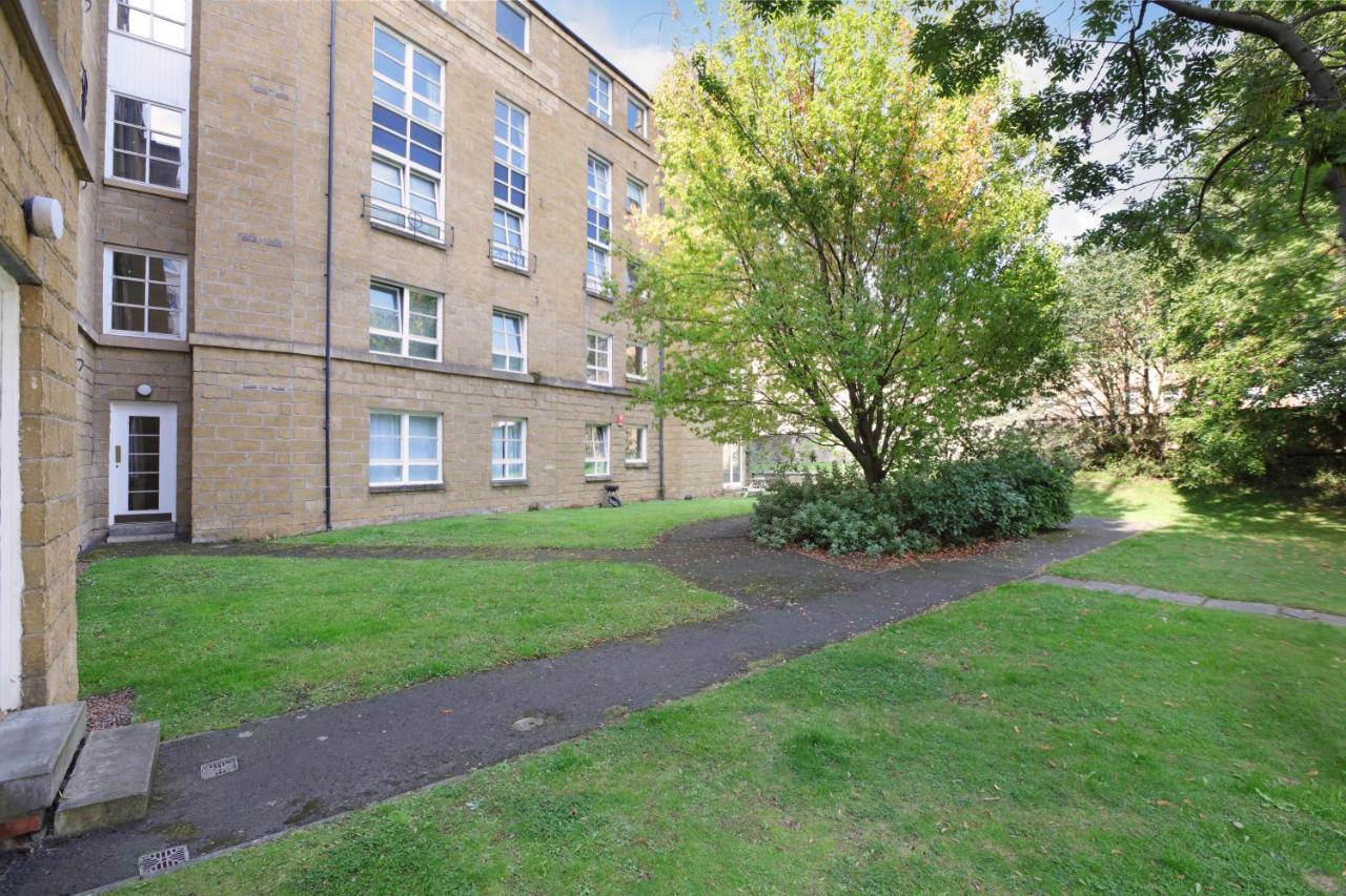 Spacious 4br City Centre W/ Free Parking Apartment *