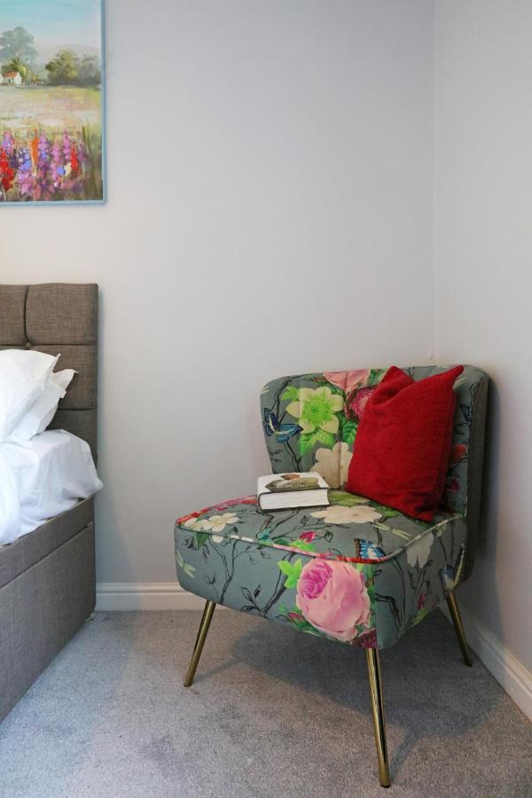 Spacious 4br City Centre W/ Free Parking Apartment